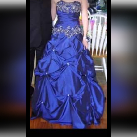 Grad/ prom dress - Picture 2 of 2